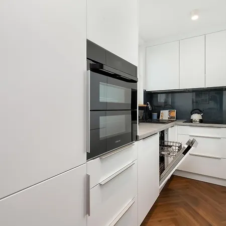 Appartamento Stylish 400 M To The Beach, Wifi & Smart Tv By Renters *