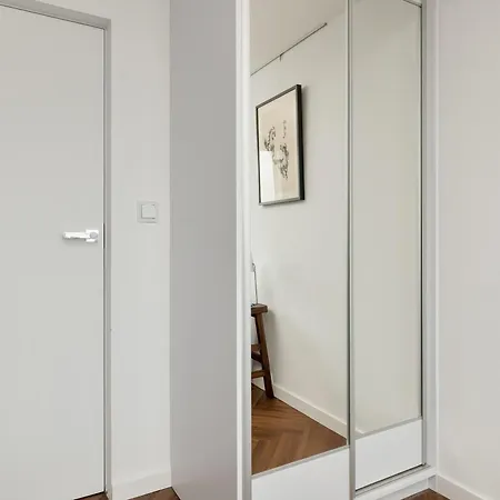 Stylish 400 M To The Beach, Wifi & Smart Tv By Renters Apartman Gdańsk