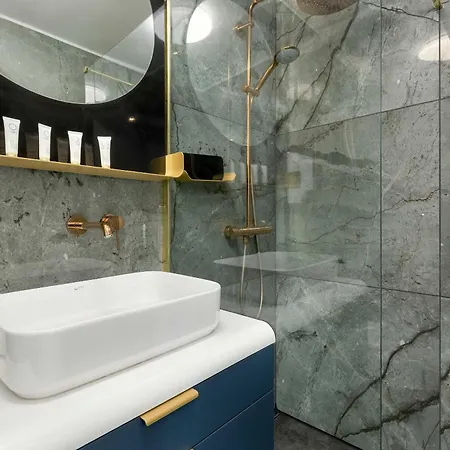 Stylish 400 M To The Beach, Wifi & Smart Tv By Renters Apartment *